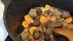 ЖАРЕНОЕ МЯСО С КАРТОШКОЙ, КАПУСТОЙ! #мясо #казан #картошка #рецепты #готовка #капуста #тушеноемясо