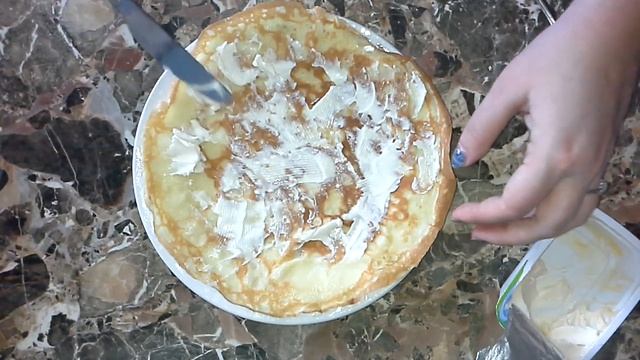 БЛИНЫ С КРАСНОЙ ИКРОЙ И СЫРОМ