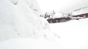 огромная база из снега