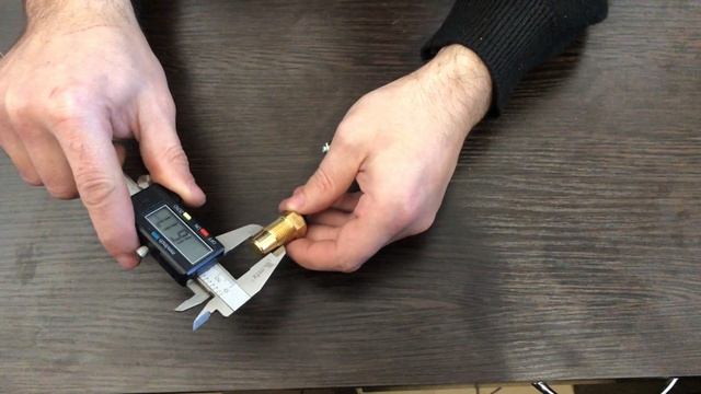 Датчик темпемпературы охлаждающей жидкости (винт) ТМ100 смотреть онлайн