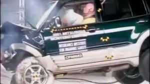 Crash test Mitsubishi Montero 2000