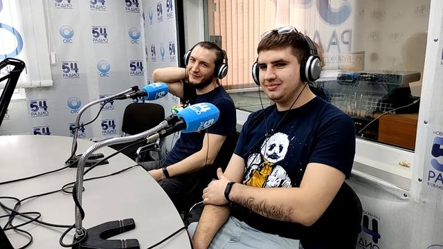 Шоу  «Я почти знаменит»   блинопёки Добрянки Андрей Фролов и Эдуард Базилевич