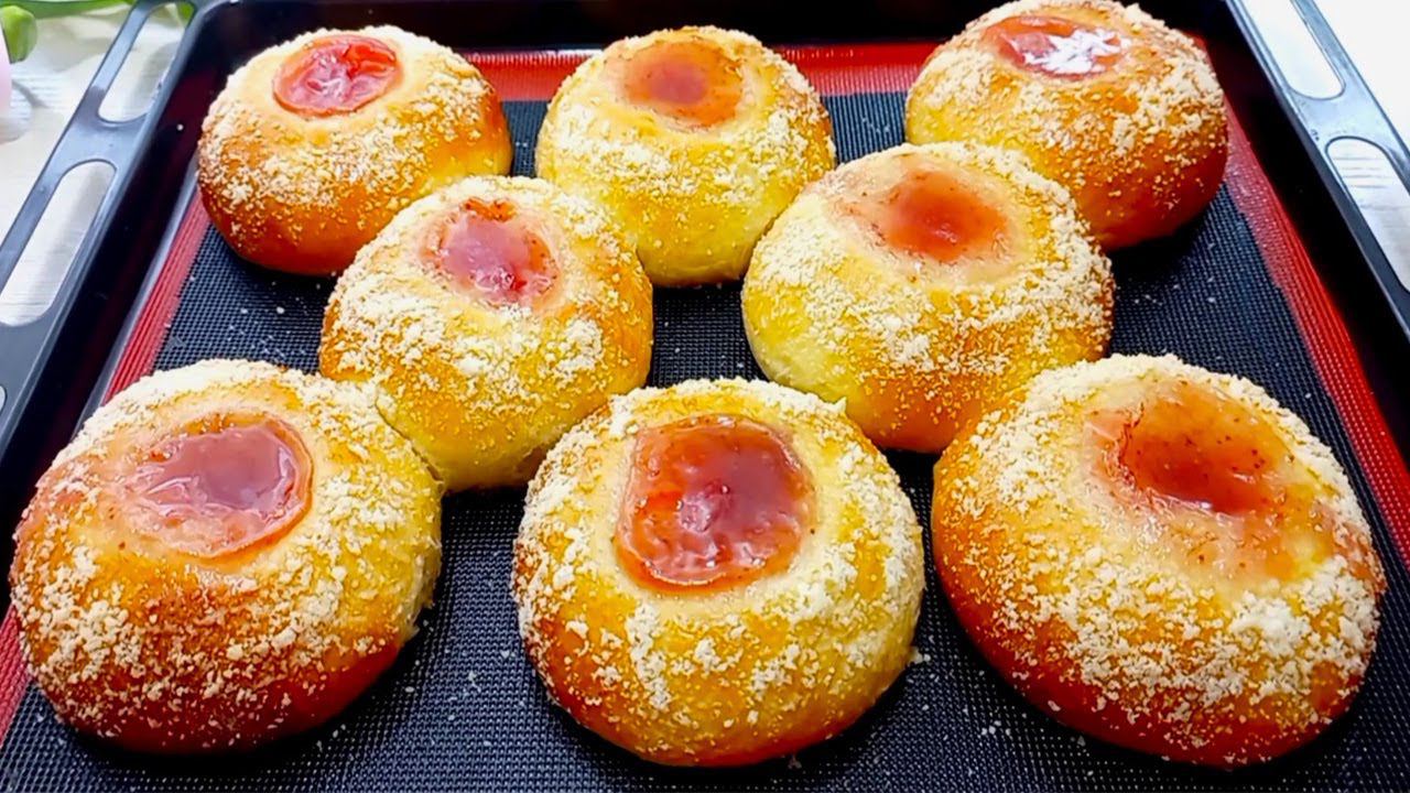МЯГКИЕ как ПУХ БУЛОЧКИ с ВАРЕНЬЕМ и хрустящим ШТРЕЙЗЕЛЕМ! ПРОСТОЙ РЕЦЕПТ! Идеальны ДЛЯ ЗАВТРАКА