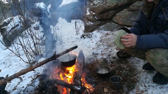 НОЧЕВКА В ЗИМНЕМ ЛЕСУ