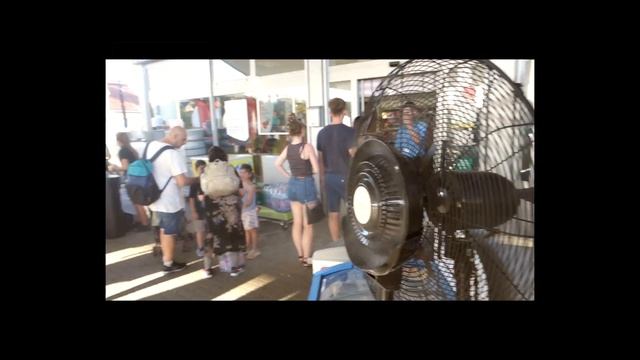 Roadtrip to Sziget with friends and on an old Mazda смотреть онлайн