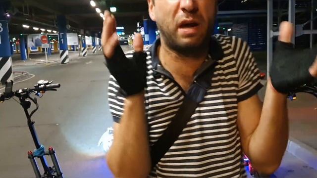 Гонка мощных электросамокатов смотреть онлайн