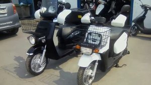 Honda Benly-110 и Yamaha Gear-2 ГРУЗОВИКИ.