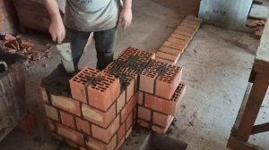 Кирпичная кладка сложного угла толщиной в кирпич.