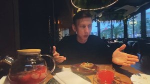 Ресторан с Живым Гусем ! Где поесть в Адлере? Гусь управляющий