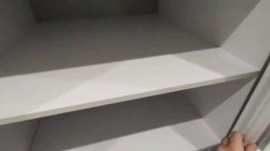 Современный встроенный шкаф-купе для прихожей