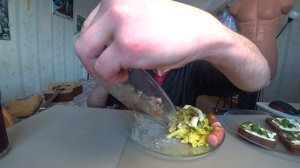 МУКБАНГ МАКАРОНЫ / СОСИСКИ ЖАРЕНЫЕ / БУТЕРБРОДЫ - ХЛЕБ С МАСЛОМ / САЛАТ ОВОЩНОЙ / ОБЖОР / Mukbang