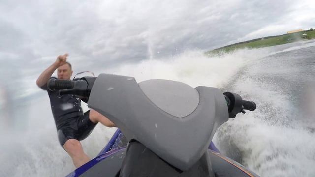 Падение с гидроцикла смотреть онлайн