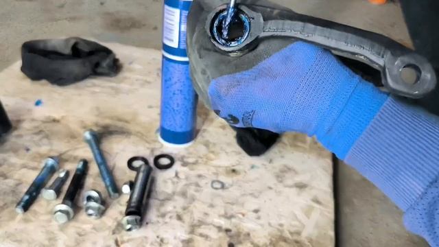 смазка подшипников прогрессии и заднего колеса мото. любишь кататься? люби и ремонтировать. смотреть онлайн