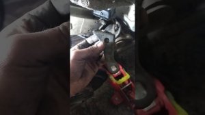 Донг фенг С30...замена кранштейна задней балки передние...замена сайлентблока рычага задней балки