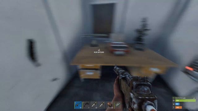 Клан читеров рейдит меня, но я нашел их тайник в Rust Раст смотреть онлайн