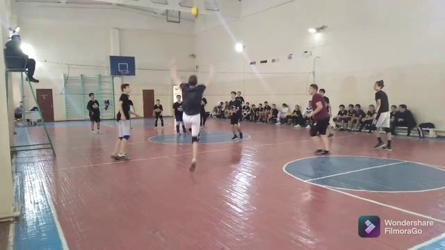 волейбол. 8-декабря(день конституции РУз). встреча спортсменов Мирабадского и Юнусобадского района смотреть онлайн