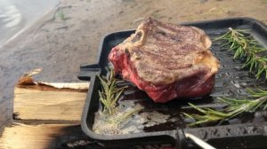 Cooking beef steak in nature/Готовим говяжий стейк на природе