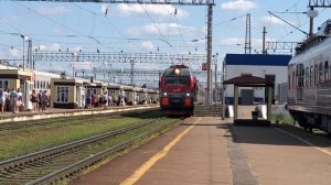 ЭП1М-768 С пассажирским поездом Сообщением Адлер - Архангельск прибывает на станцию Лиски