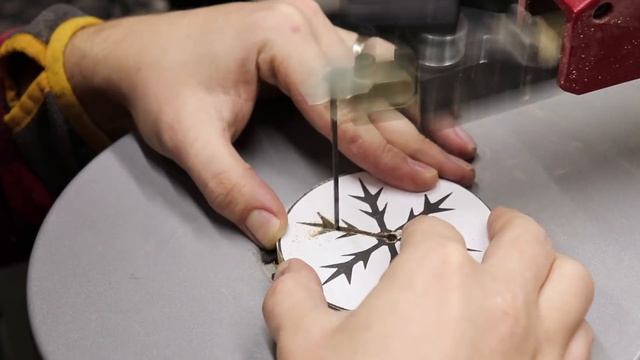 Wooden Christmas decorations - DIY - free stencils смотреть онлайн