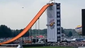 Прыжок с трамплина на машине. Мировой рекорд.