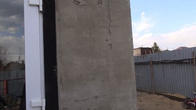 Как не надо штукатурить дом с Опилкобетона.