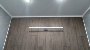 Светодиодный светильник над зеркалом в ванной