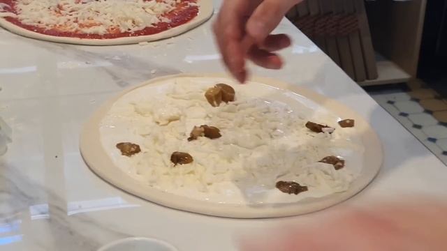How To Make Neapolitan Pizza | Pizza Celentano Ristorante | Lviv смотреть онлайн