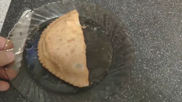 Время Еды Обзор Чебурек с Мясом Горячая Штучка Съедобно. смотреть онлайн