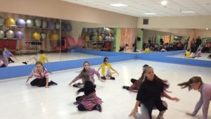 Танцы для начинающих ?  Вог для детей #dance #танцы #танцынатнт #хипхоп #вог #дети #танцыдети