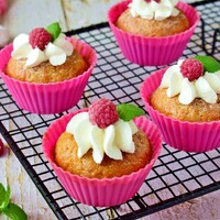 БИСКВИТНЫЕ КЕКСЫ В СИЛИКОНОВЫХ ФОРМОЧКАХ В ДУХОВКЕ.mp4 смотреть онлайн