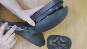 REMOVE rearview mirror glass and housing from Renault Clio, it is similar in many other cars
