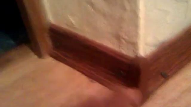 Как крепить плинтус на пол? смотреть онлайн