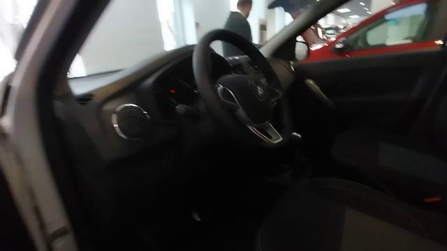 РЕНО. Автосалон забит автомобилями?. Где покупатели???? смотреть онлайн