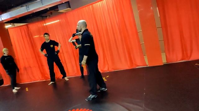 Тактика поединка в ножевом бою, часть 10 смотреть онлайн