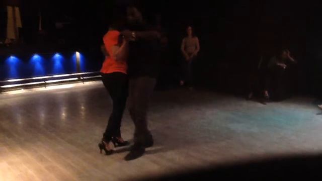 Nico and Franetza in Montreal - Groove n kizomba beginner class demo смотреть онлайн