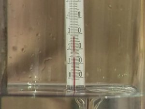 Химия. Опыты. Неорганика. Изменение диссоциации электролитов при различных температурах