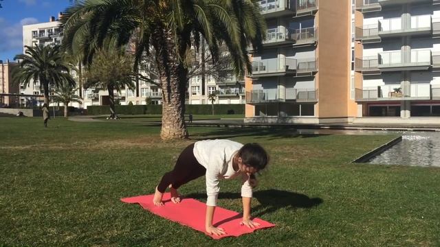 Surya Namaskara - Приветствие солнцу смотреть онлайн