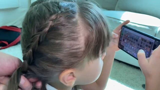 Коса на изнанку. Красивая причёска для девочки. Причёска в школу. Причёска на длинные волосы. смотреть онлайн