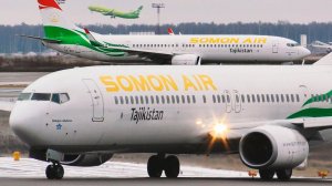Сомон Эйр  в Домодедово. Руление и взлет после продолжительного разбега. Boeing 737-93YER VQ-BBL