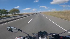 Kawasaki ZH2 VS Suzuki GSX-S1000