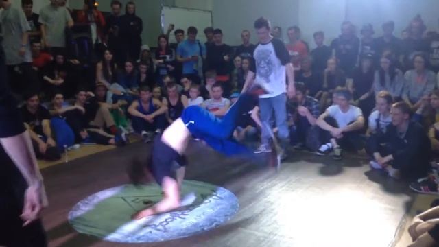 8кресень3 Anniversary 2016 One Peace Yes vs Action man смотреть онлайн