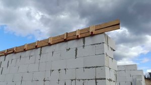 армопояс по газоблокам, изготовление опалубки, вязание арматуры, установка подпорных колонн