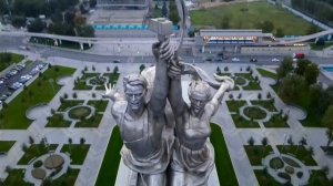 Рабочий и колхозница!