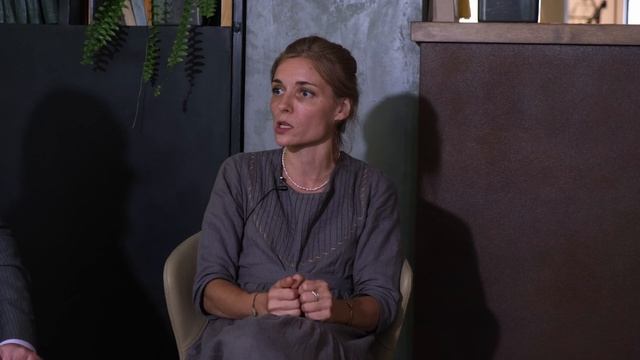 Интервью в музейном интерьере | Мария Переверзева "Счастливый ребенок - счастливые родители" смотреть онлайн