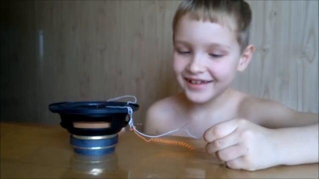 Как сделать так чтобы динамик запел. Эксперименты с генератором звука. смотреть онлайн