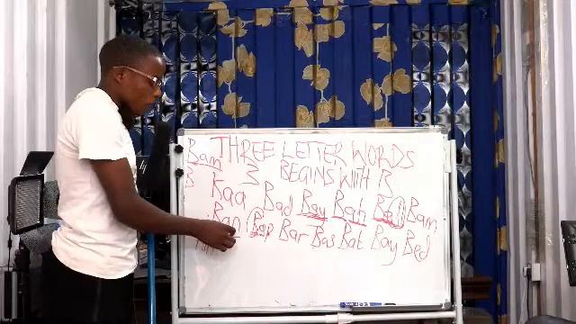 PHONICS LESSON 1 Part 4. 3 Letter words begins with B смотреть онлайн