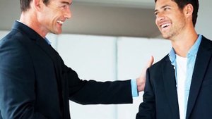 Как стать своим в любой компании. Основные правила общения.