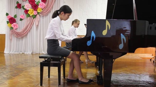 Алимова Томирис, Ищенко Анна - В.Гаврилин "Тарнтелла" из балета "Анюта" смотреть онлайн