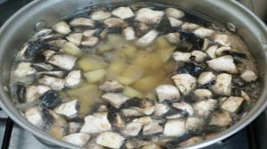 Суп с бобами и грибами