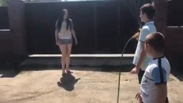 Vlog: Взламываем дачу соседей смотреть онлайн